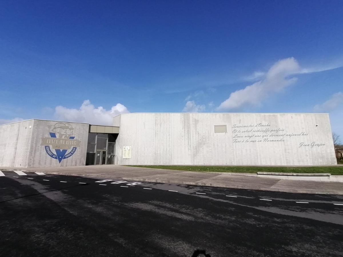 Le So Art, Grande Maison 4 Chambres, Terrain De Petanque, Grand Jardin Clos, Flipper, Babyfoot, Jeux Arcade, Ping Pong,1 Km Mer, Proche Golf, Port En Bessin, Bayeux Et Plages Du Debarquement, Adaptee Enfants Commes Dış mekan fotoğraf