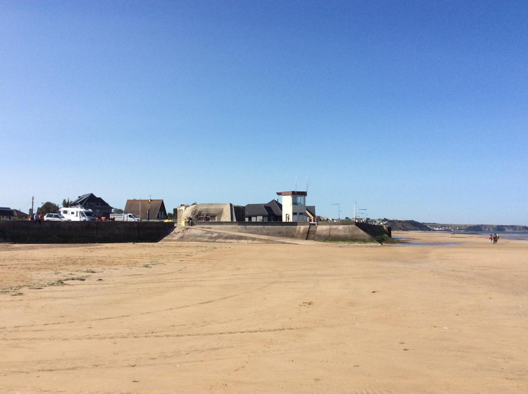 Le So Art, Grande Maison 4 Chambres, Terrain De Petanque, Grand Jardin Clos, Flipper, Babyfoot, Jeux Arcade, Ping Pong,1 Km Mer, Proche Golf, Port En Bessin, Bayeux Et Plages Du Debarquement, Adaptee Enfants Commes Dış mekan fotoğraf