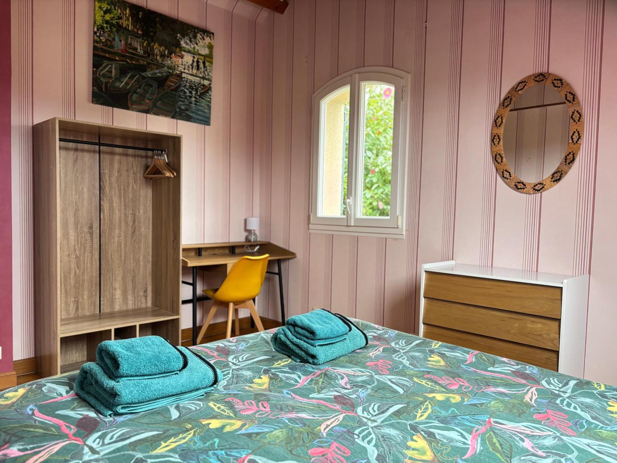 Le So Art, Grande Maison 4 Chambres, Terrain De Petanque, Grand Jardin Clos, Flipper, Babyfoot, Jeux Arcade, Ping Pong,1 Km Mer, Proche Golf, Port En Bessin, Bayeux Et Plages Du Debarquement, Adaptee Enfants Commes Dış mekan fotoğraf
