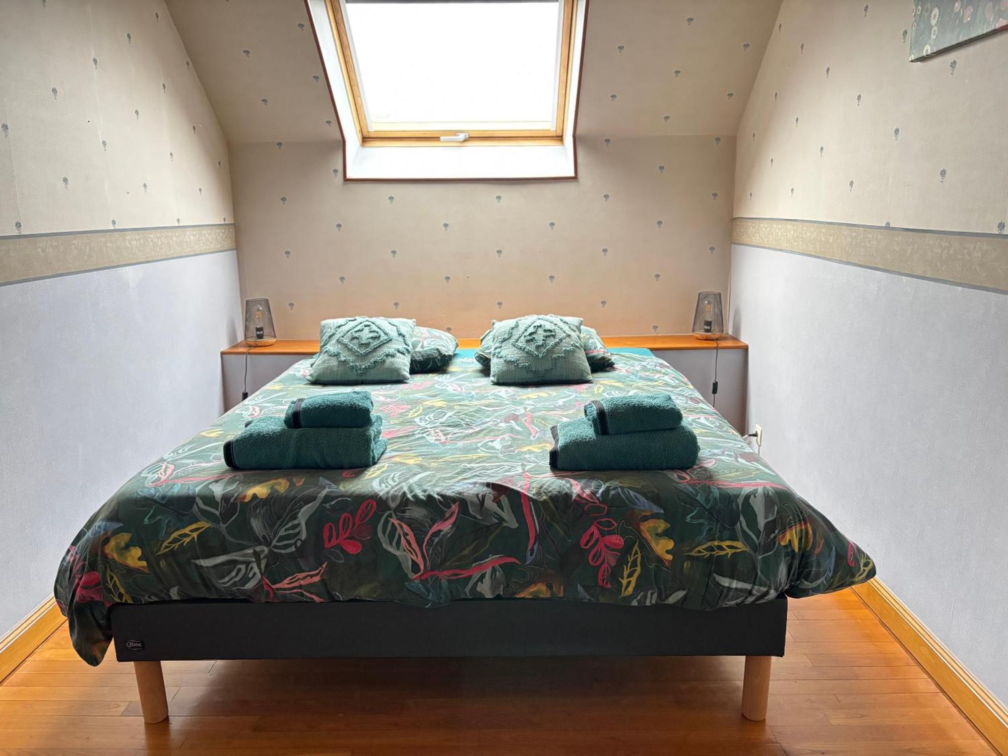 Le So Art, Grande Maison 4 Chambres, Terrain De Petanque, Grand Jardin Clos, Flipper, Babyfoot, Jeux Arcade, Ping Pong,1 Km Mer, Proche Golf, Port En Bessin, Bayeux Et Plages Du Debarquement, Adaptee Enfants Commes Dış mekan fotoğraf