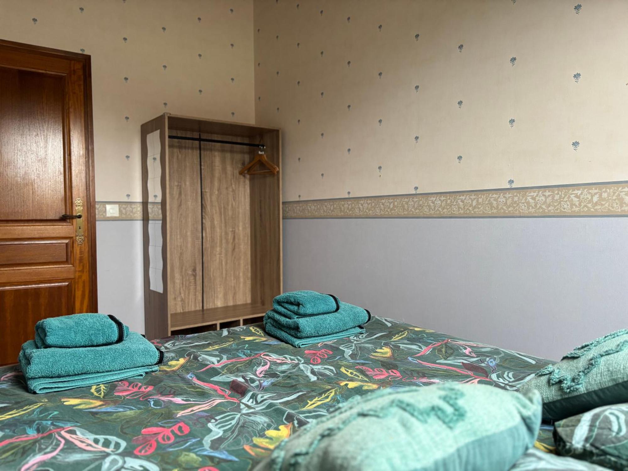 Le So Art, Grande Maison 4 Chambres, Terrain De Petanque, Grand Jardin Clos, Flipper, Babyfoot, Jeux Arcade, Ping Pong,1 Km Mer, Proche Golf, Port En Bessin, Bayeux Et Plages Du Debarquement, Adaptee Enfants Commes Dış mekan fotoğraf